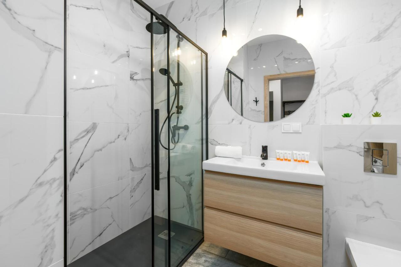 Premium Apartments Poznan Airport By Noclegi Renters Buitenkant foto