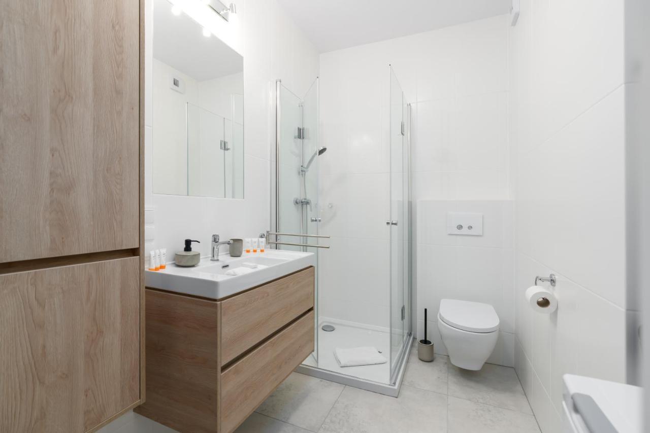 Premium Apartments Poznan Airport By Noclegi Renters Buitenkant foto