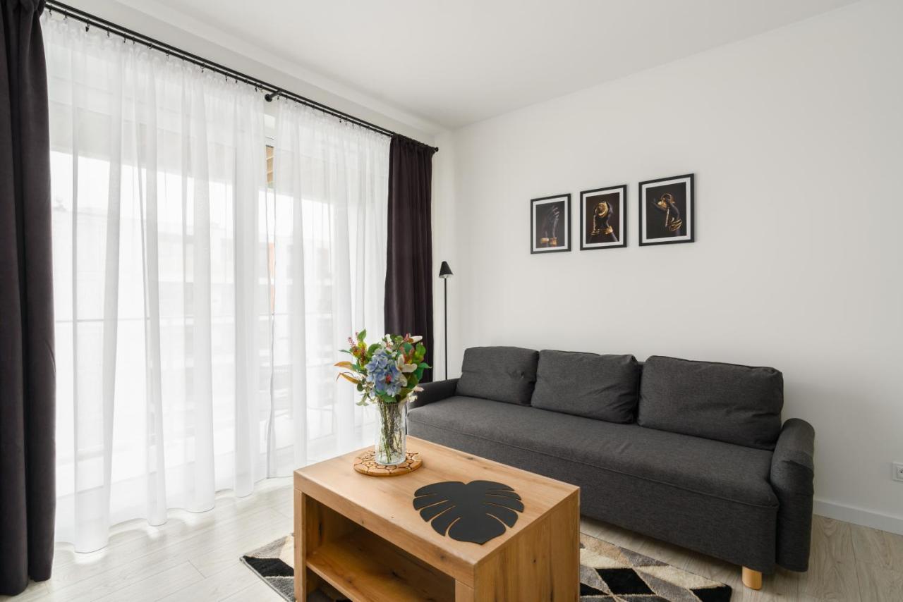 Premium Apartments Poznan Airport By Noclegi Renters Buitenkant foto