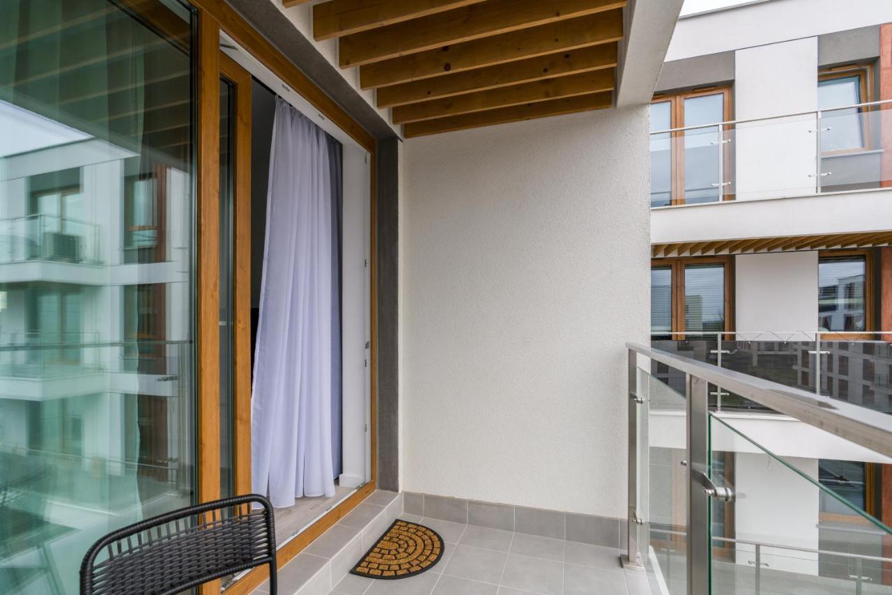 Premium Apartments Poznan Airport By Noclegi Renters Buitenkant foto