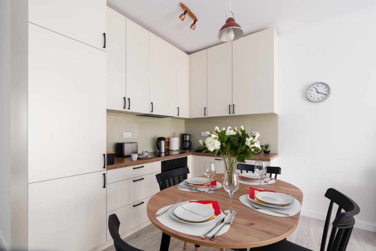 Premium Apartments Poznan Airport By Noclegi Renters Buitenkant foto