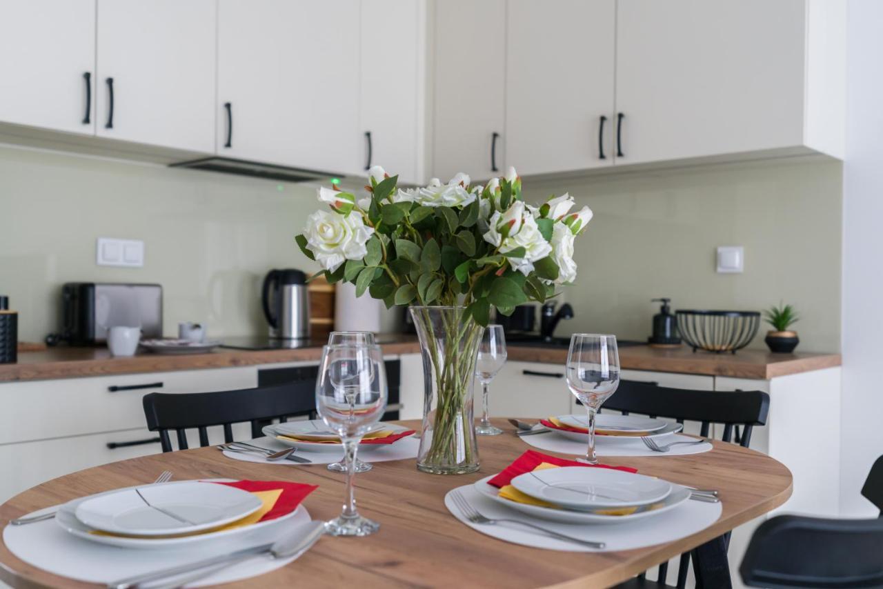 Premium Apartments Poznan Airport By Noclegi Renters Buitenkant foto