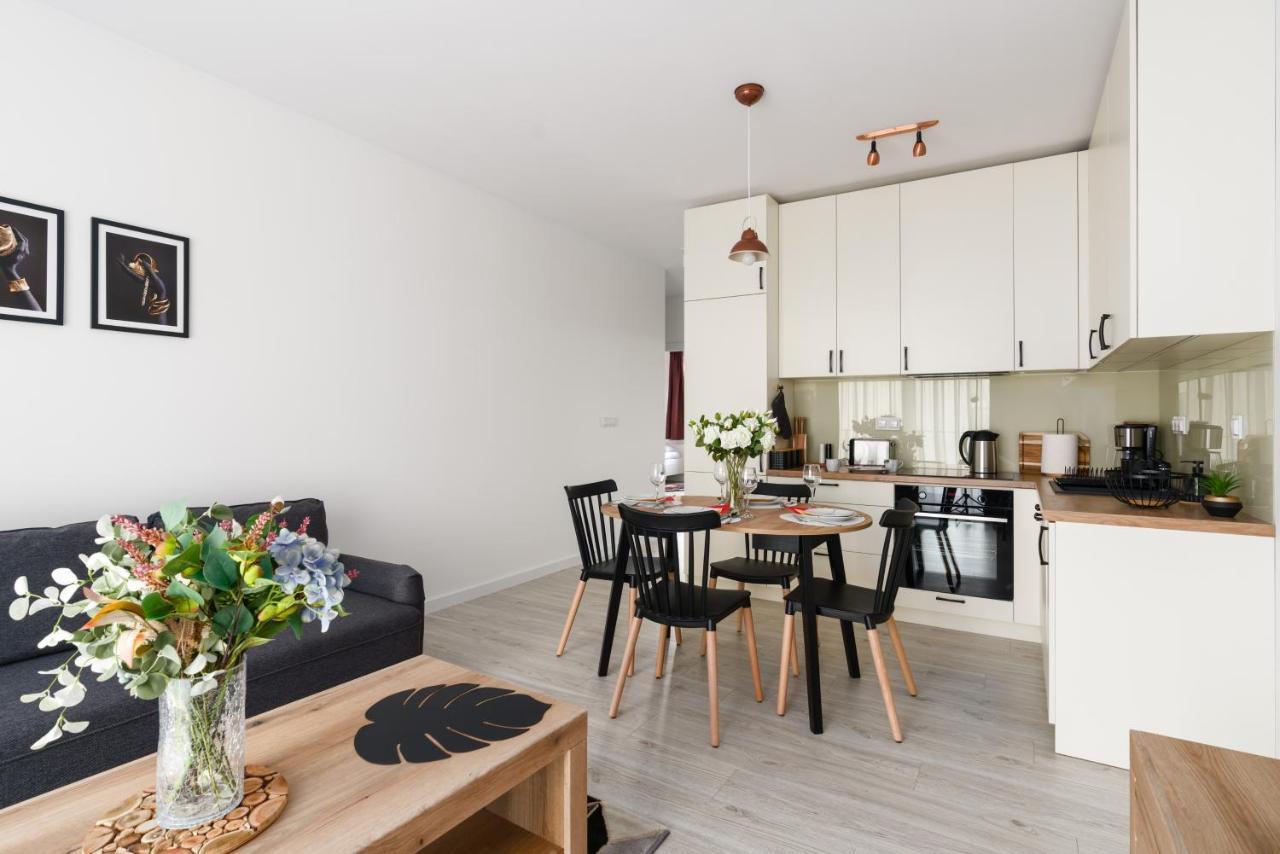 Premium Apartments Poznan Airport By Noclegi Renters Buitenkant foto